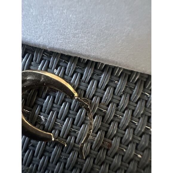 14K Solid Yellow Gold Bundle Of 2 Small Hoop Earrings Textured Dainty - Picture 10 of 12